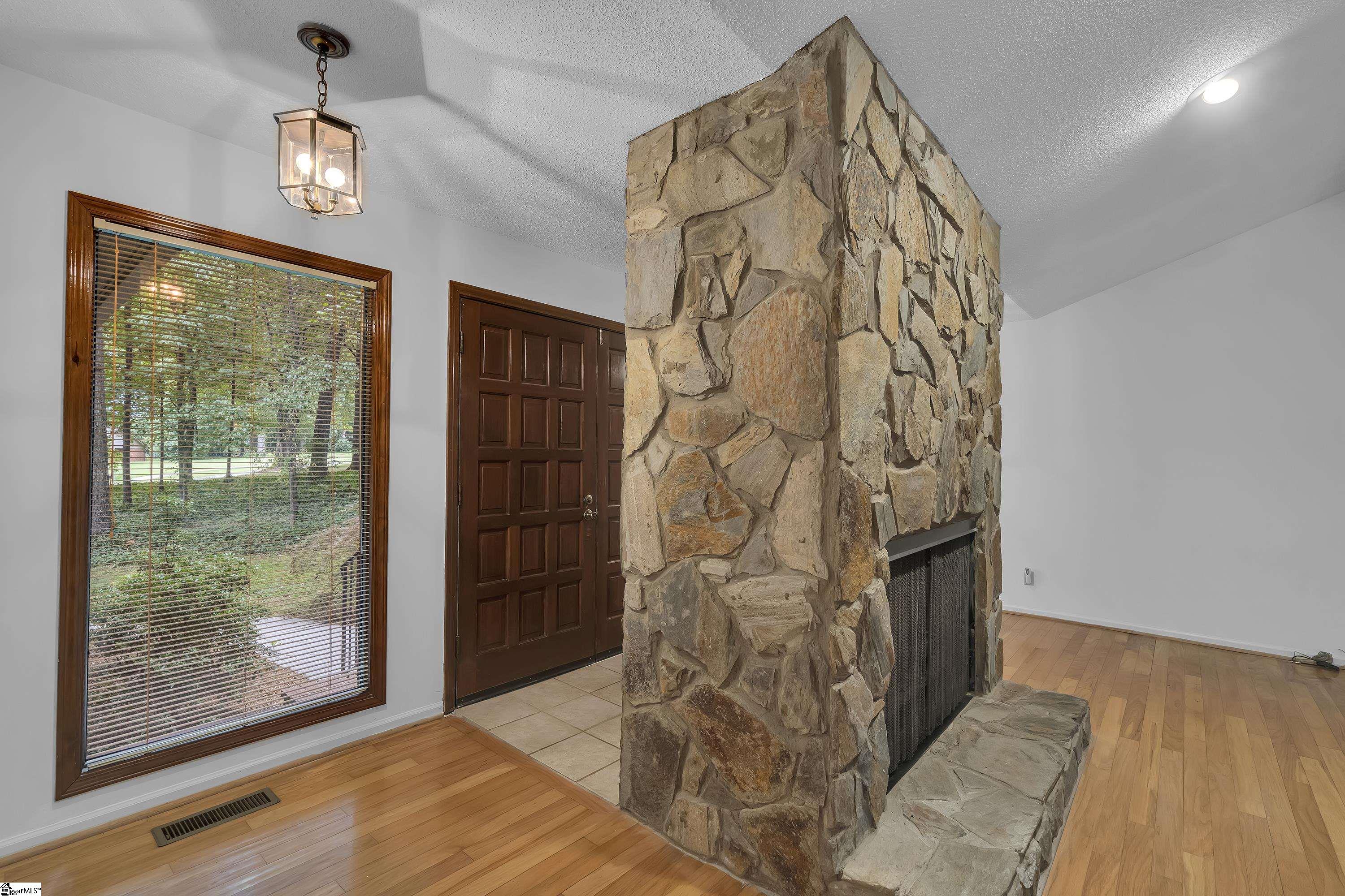 24 Ashley Court Inman, SC 29349 - Photo 4 of 31 Gallery Image 4