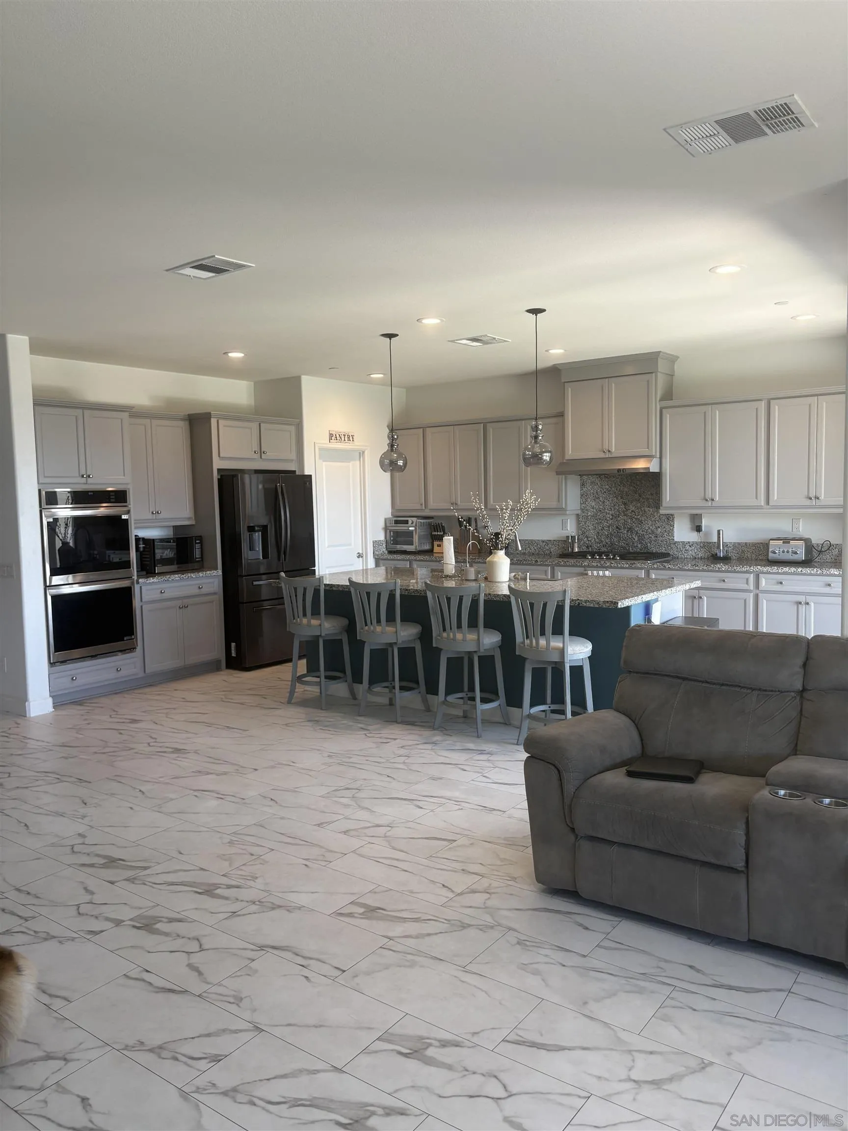 4633 Quiet Ridge Lane Fallbrook, CA 92028 - Photo 3 of 24