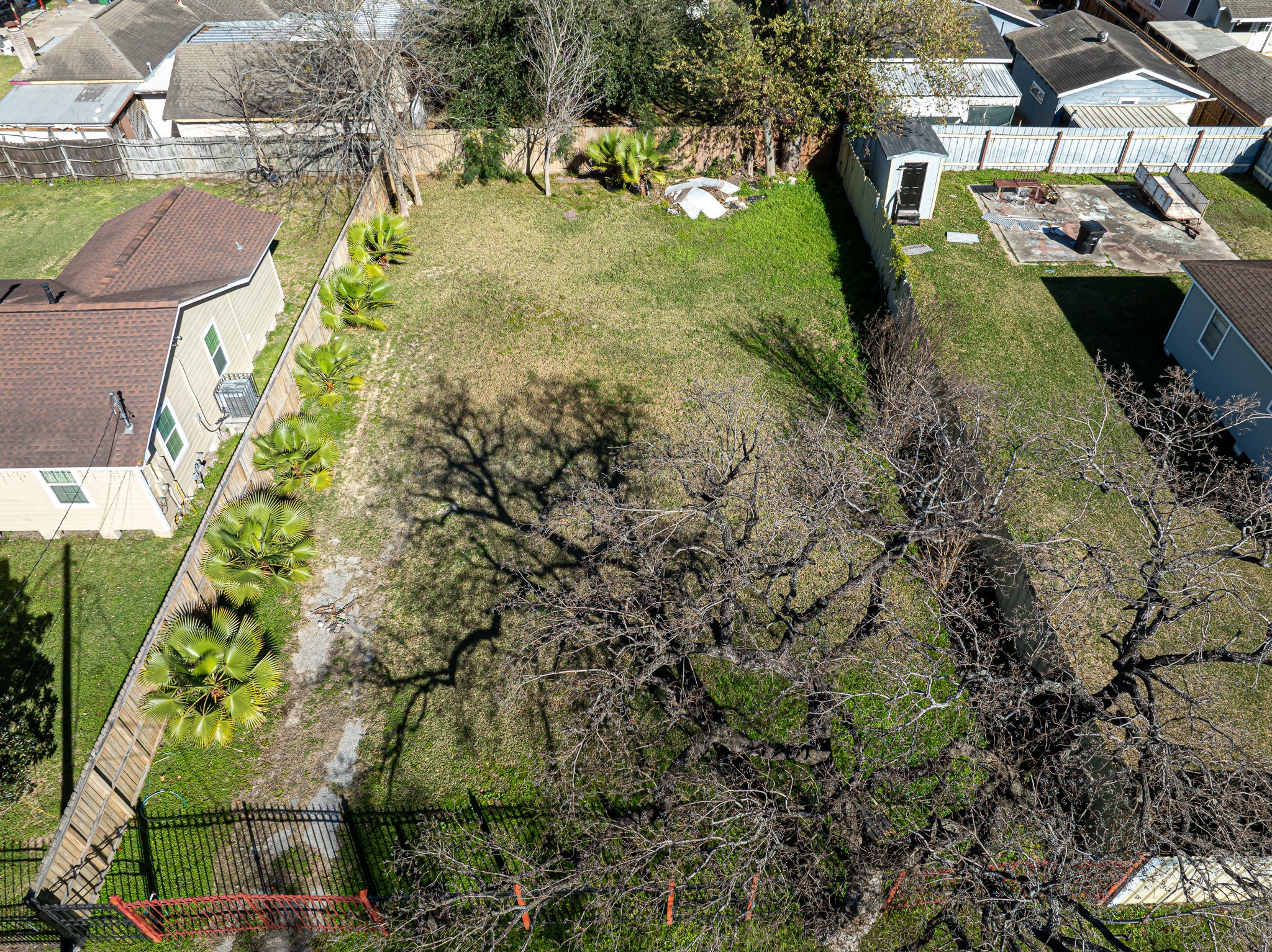 206 Oddo Street Houston, TX 77022 - Photo 6 of 18 a view of yard