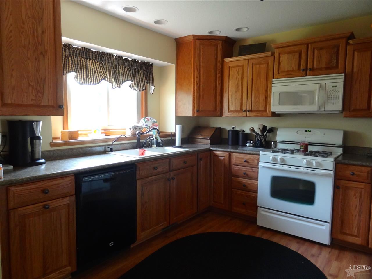 1313 Holly Ridge Run Fort Wayne, IN 46845 - Photo 9 of 29 Gallery Image 9