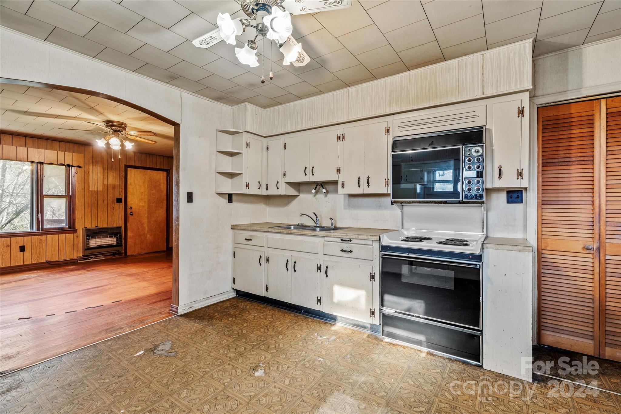 50 South Morgan Branch Road Candler, NC 28715 - Photo 9 of 23 Gallery Image 9