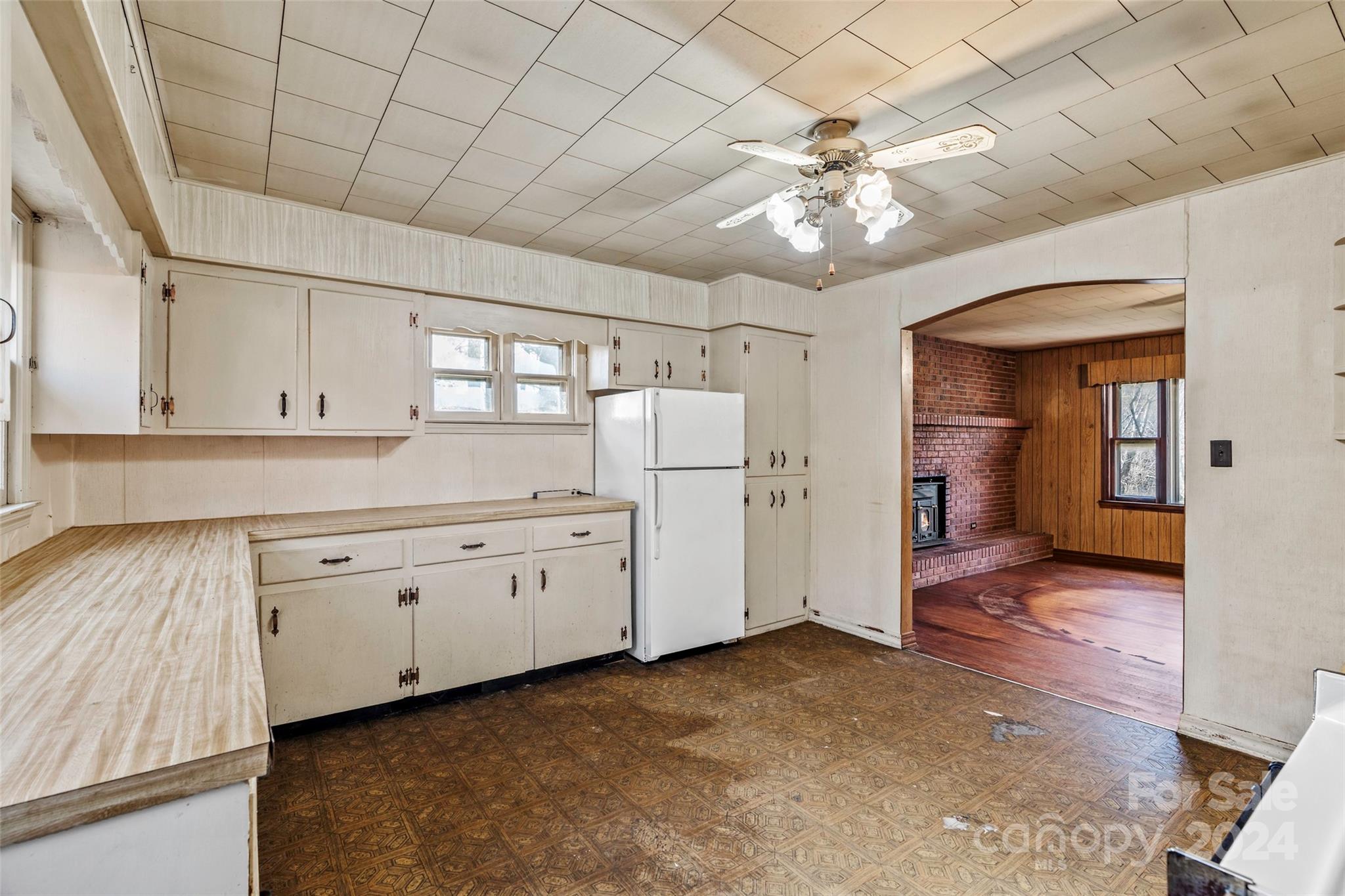 50 South Morgan Branch Road Candler, NC 28715 - Photo 10 of 23 Gallery Image 10