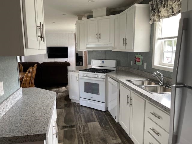 47 Hazel Drive Concord, NH 03301 - Photo 14 of 30