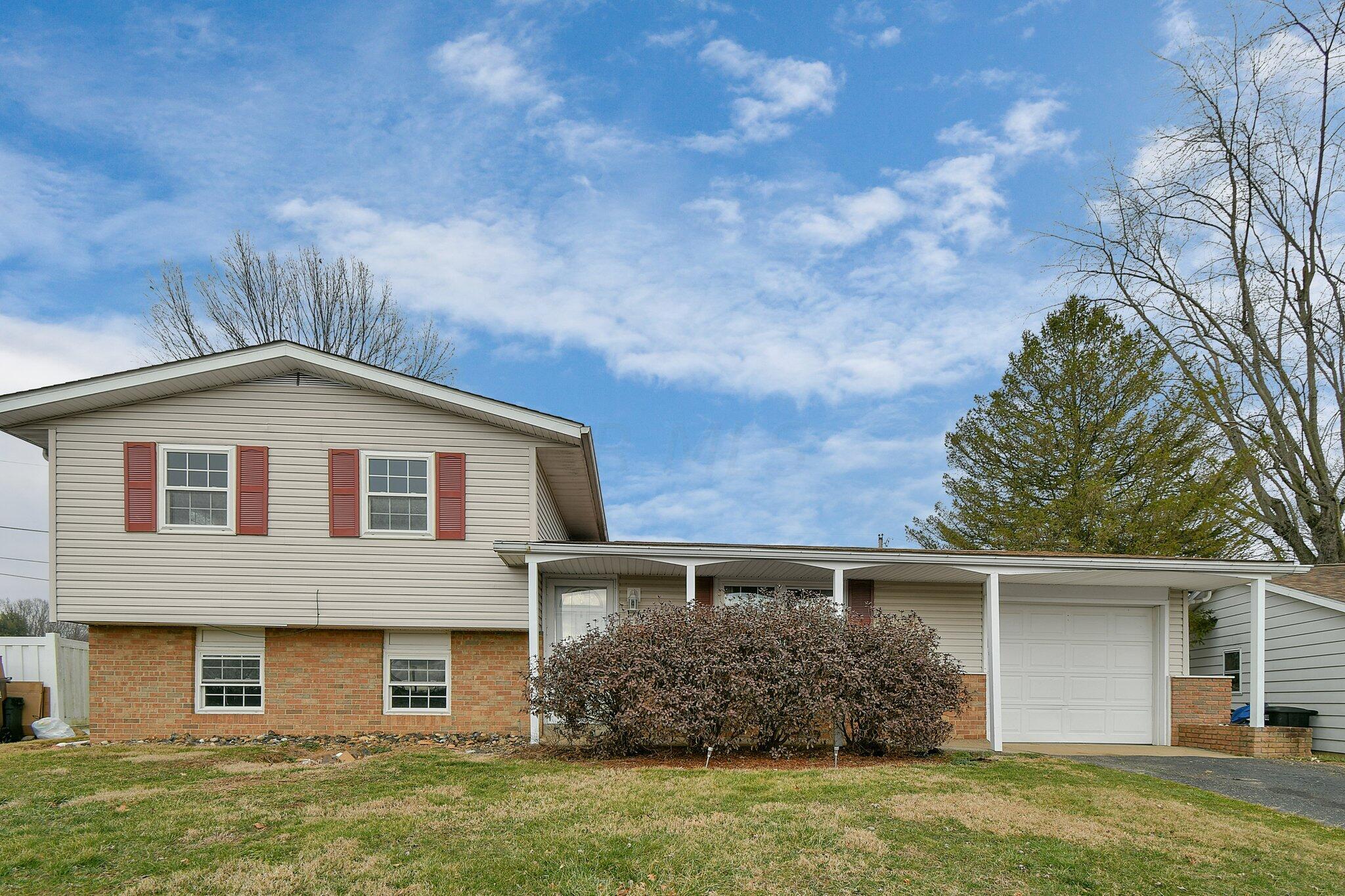 176 Ruth Avenue Logan, OH 43138 - Photo 2 of 25 Welcome to 176 Ruth Avenue in Logan, Ohio!