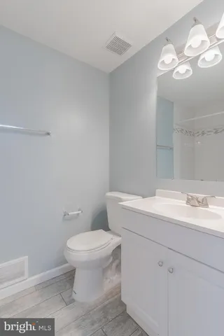 $2,150 | 14405 Black Horse Court, Centreville, VA 20120