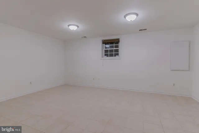 $2,150 | 14405 Black Horse Court, Centreville, VA 20120