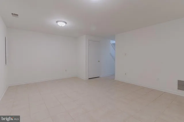 $2,150 | 14405 Black Horse Court, Centreville, VA 20120