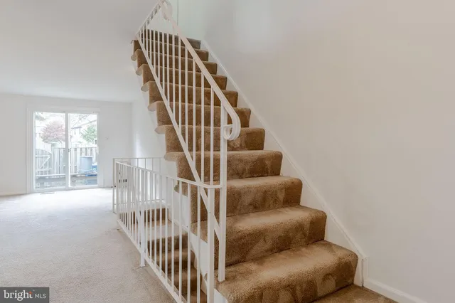 $2,150 | 14405 Black Horse Court, Centreville, VA 20120