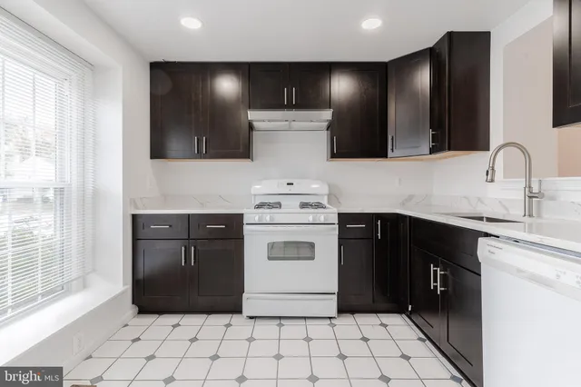 $2,150 | 14405 Black Horse Court, Centreville, VA 20120