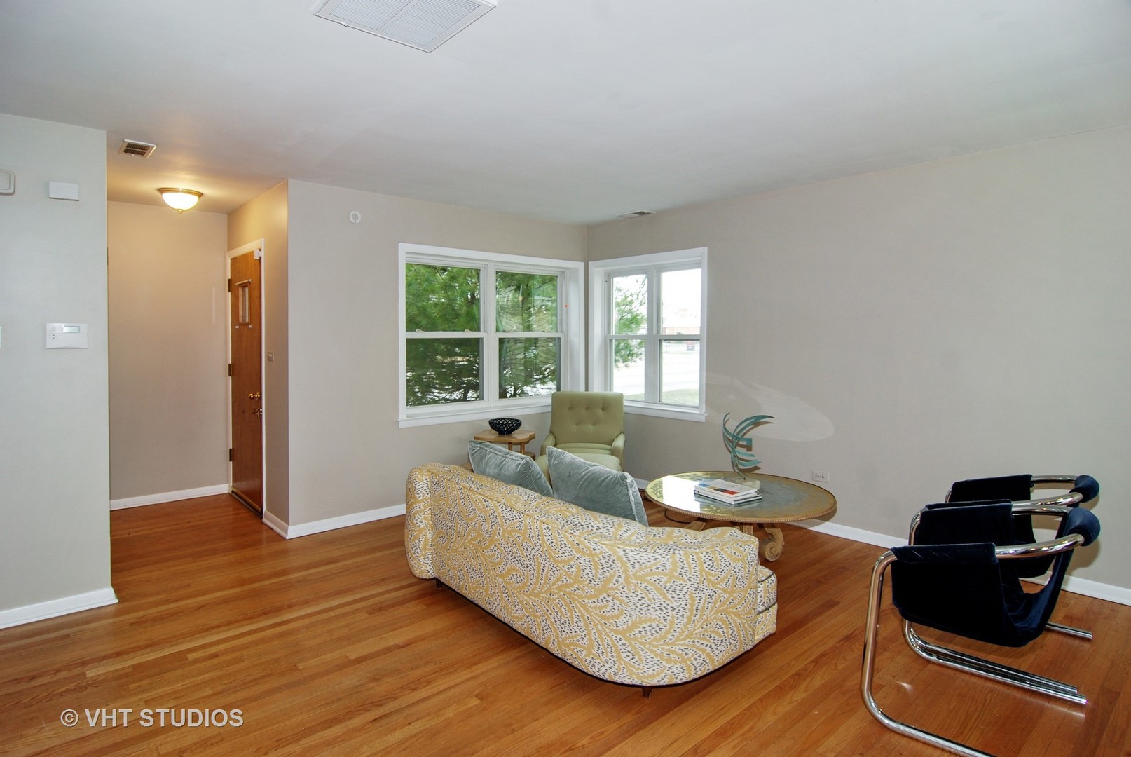 1239 South Mannheim Road Westchester, IL 60154 - Photo 2 of 10