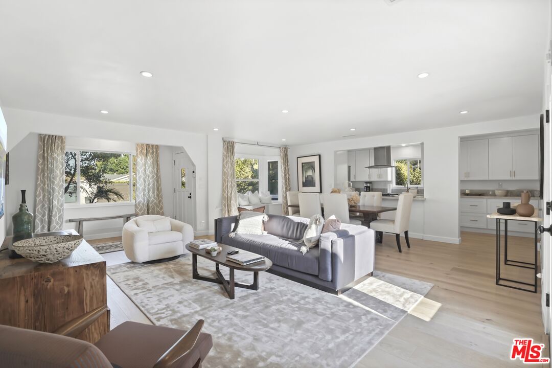 11700 Huston Street Valley Village, CA 91607 - Photo 13 of 70