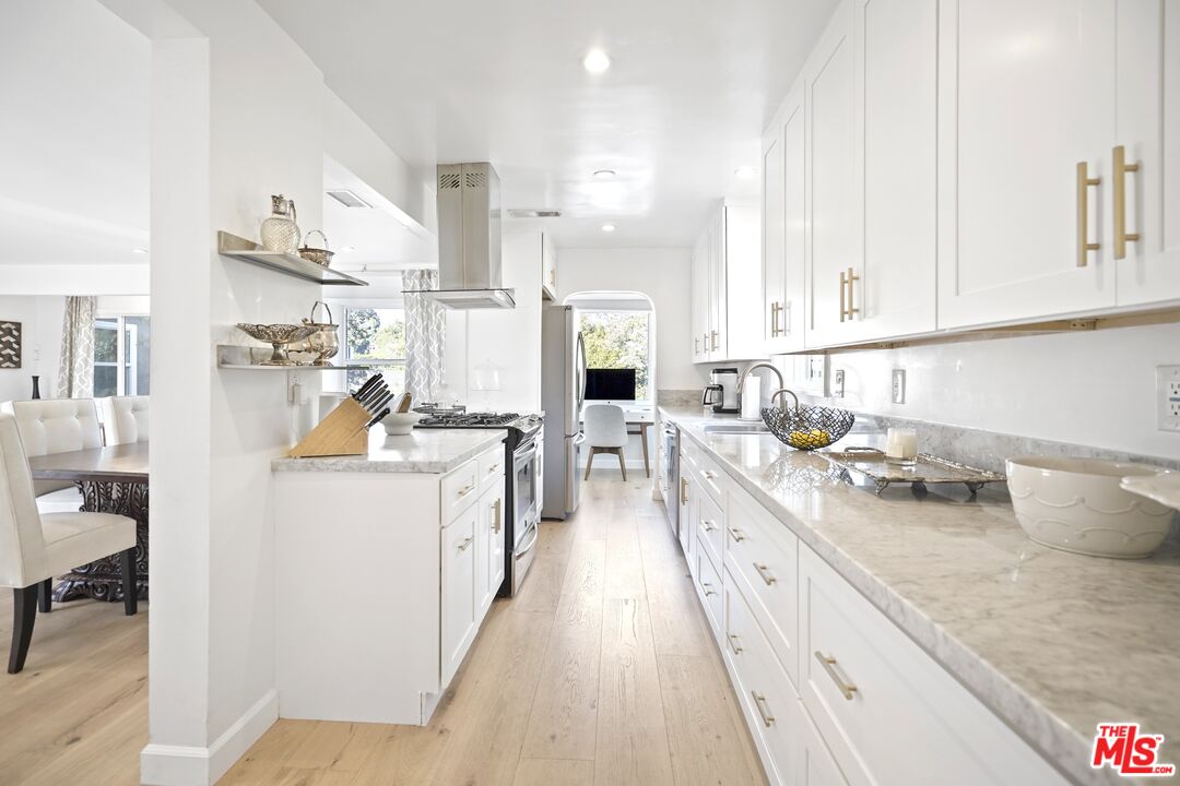 11700 Huston Street Valley Village, CA 91607 - Photo 23 of 70