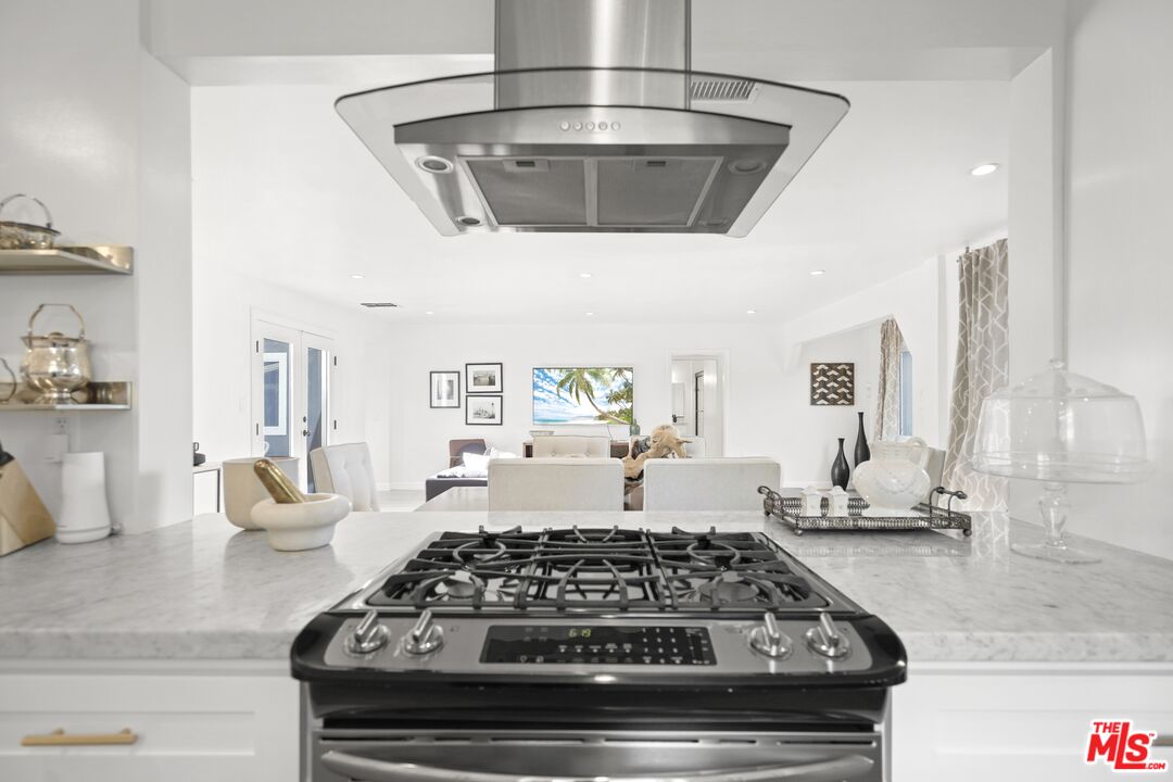 11700 Huston Street Valley Village, CA 91607 - Photo 25 of 70