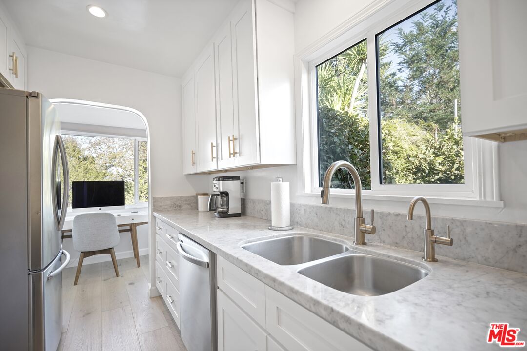 11700 Huston Street Valley Village, CA 91607 - Photo 26 of 70