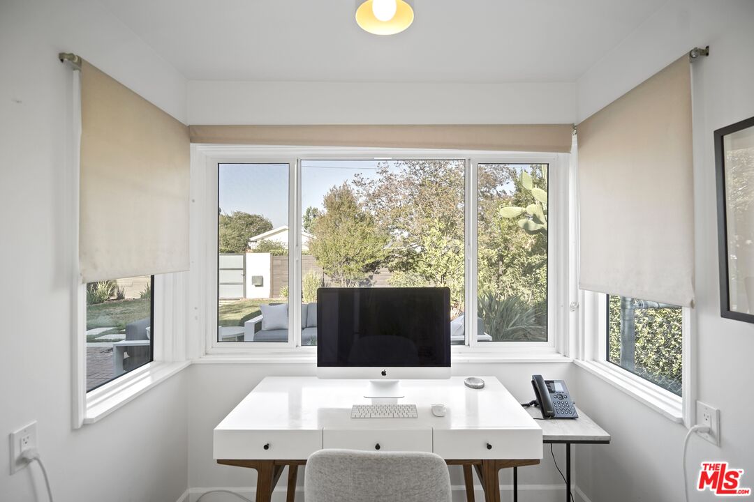 11700 Huston Street Valley Village, CA 91607 - Photo 27 of 70