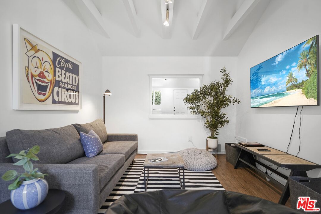 11700 Huston Street Valley Village, CA 91607 - Photo 34 of 70