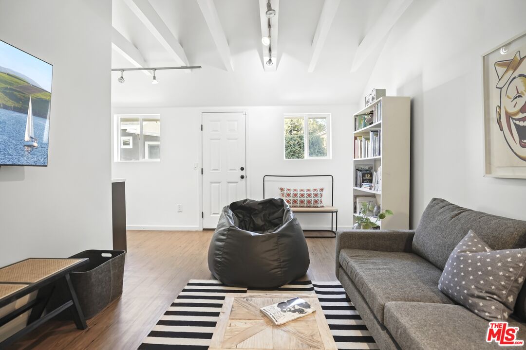 11700 Huston Street Valley Village, CA 91607 - Photo 35 of 70