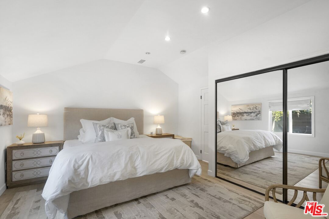 11700 Huston Street Valley Village, CA 91607 - Photo 36 of 70