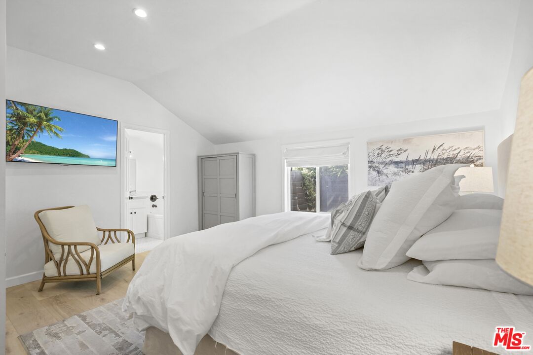 11700 Huston Street Valley Village, CA 91607 - Photo 37 of 70