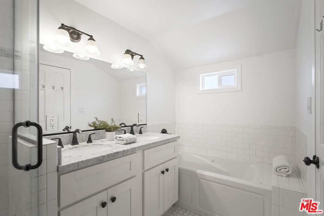 11700 Huston Street Valley Village, CA 91607 - Photo 39 of 70