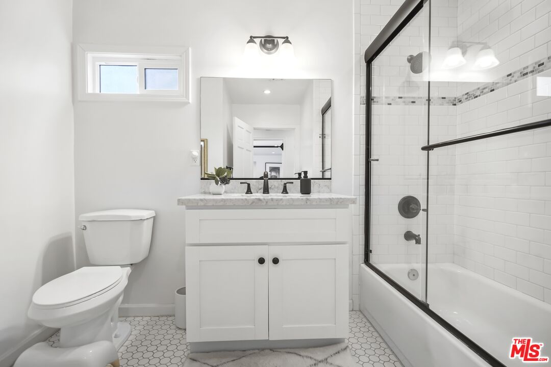 11700 Huston Street Valley Village, CA 91607 - Photo 43 of 70