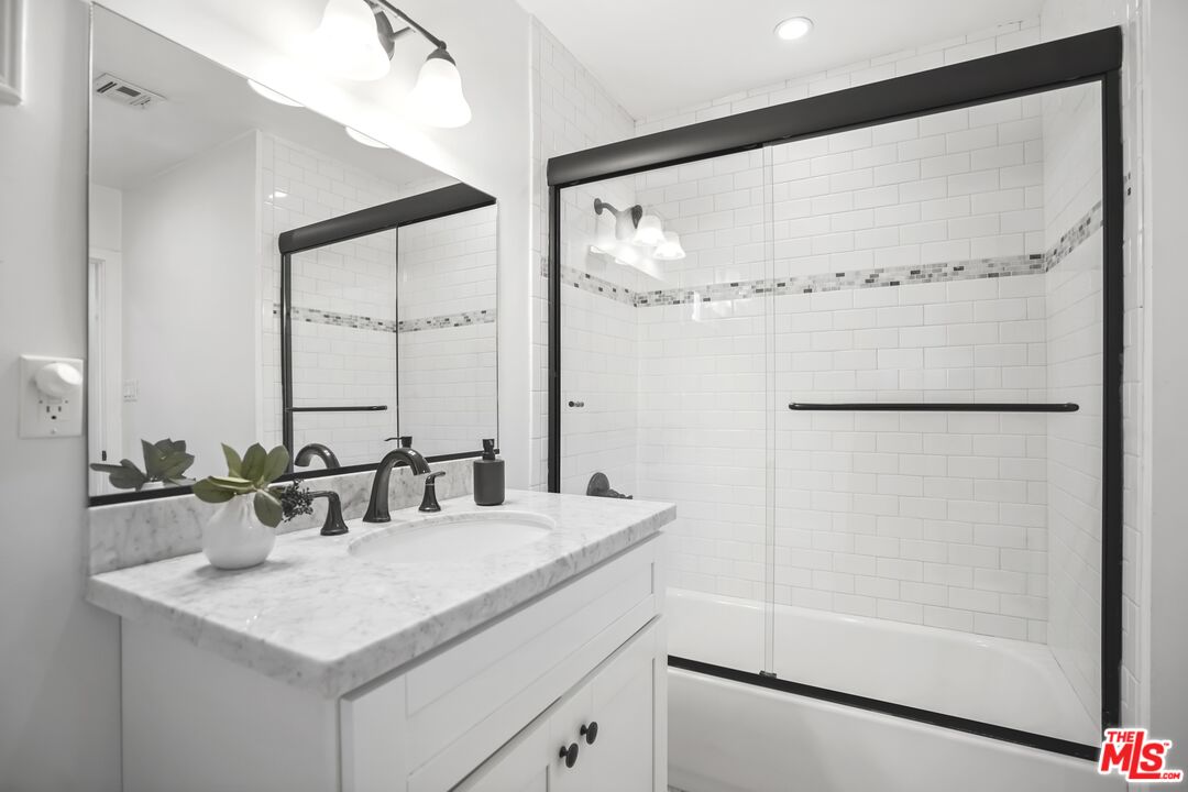 11700 Huston Street Valley Village, CA 91607 - Photo 44 of 70