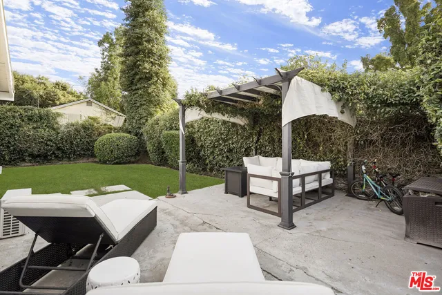 $1,499,000 | 11700 Huston Street, Valley Village, CA 91607