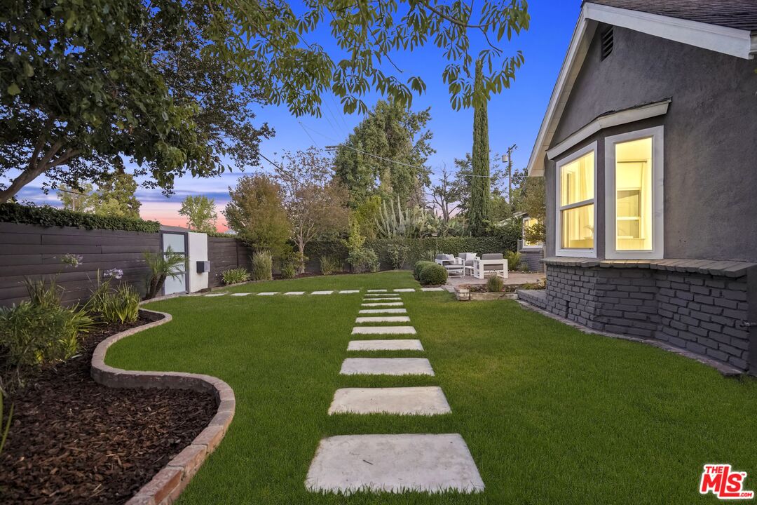 11700 Huston Street Valley Village, CA 91607 - Photo 60 of 70