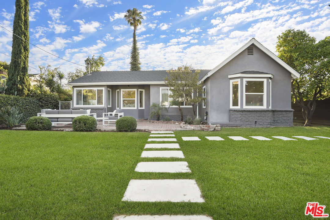 11700 Huston Street Valley Village, CA 91607 - Photo 6 of 70