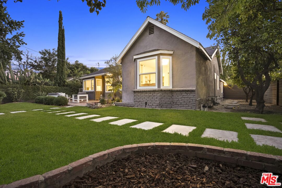 11700 Huston Street Valley Village, CA 91607 - Photo 65 of 70