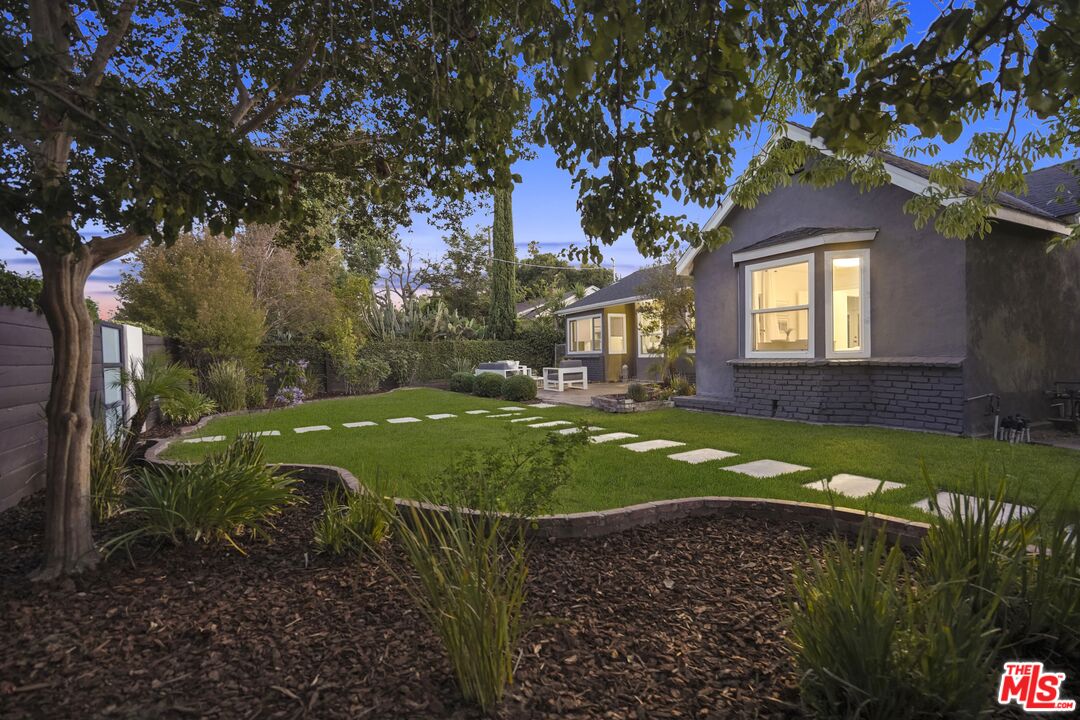 11700 Huston Street Valley Village, CA 91607 - Photo 66 of 70