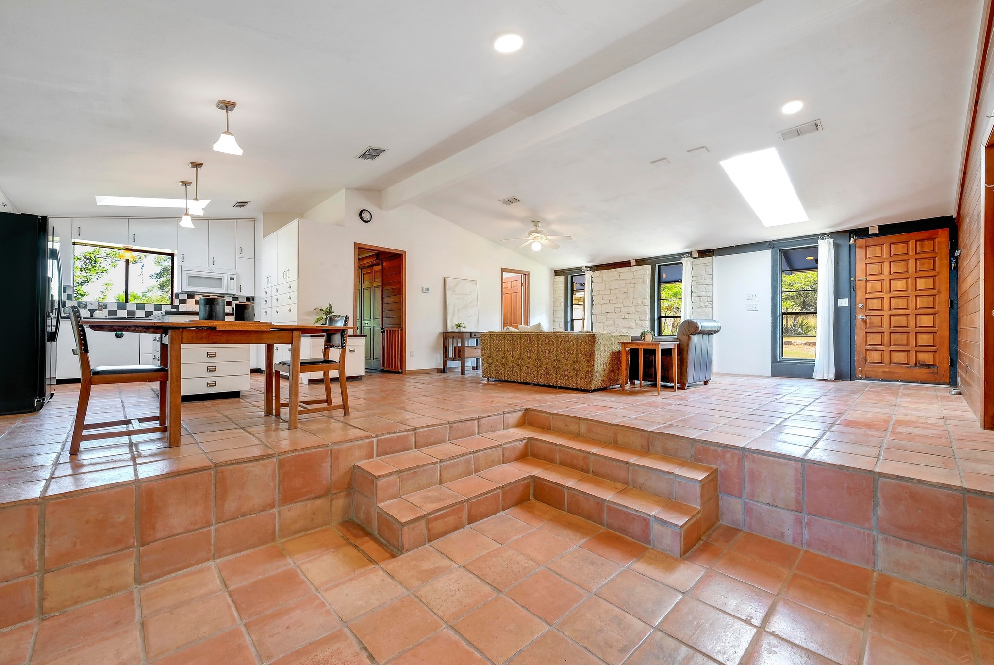 445 Bendigo Lane Wimberley, TX 78676 - Photo 2 of 31