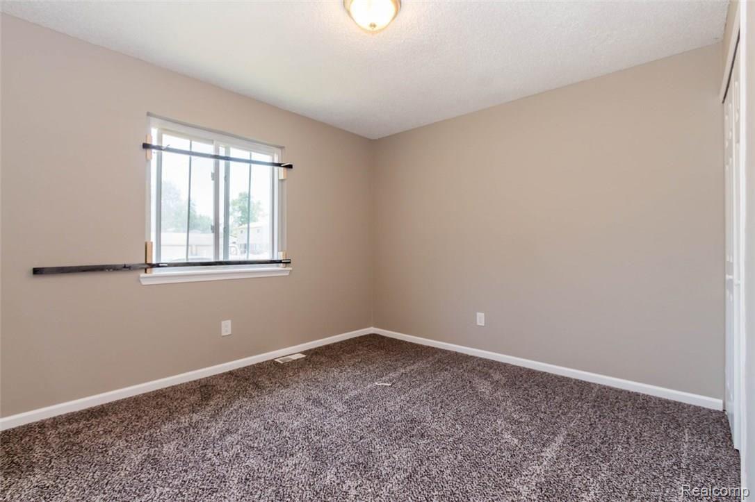 3517 Farnum Inkster, MI 48141 - Photo 12 of 21 12.jpg