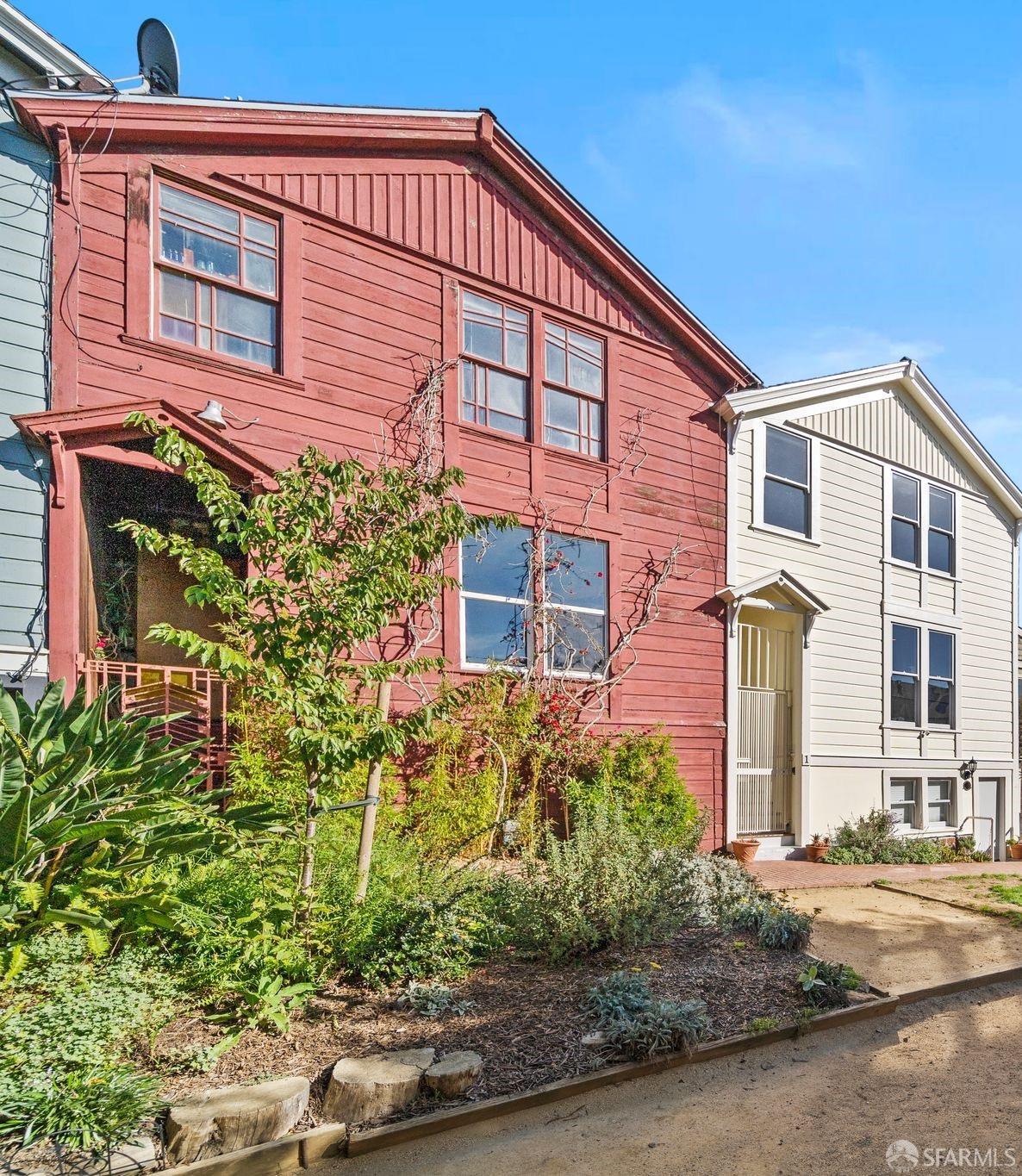 1 Cottage Row San Francisco, CA 94115 - Photo 3 of 52 front view of a house