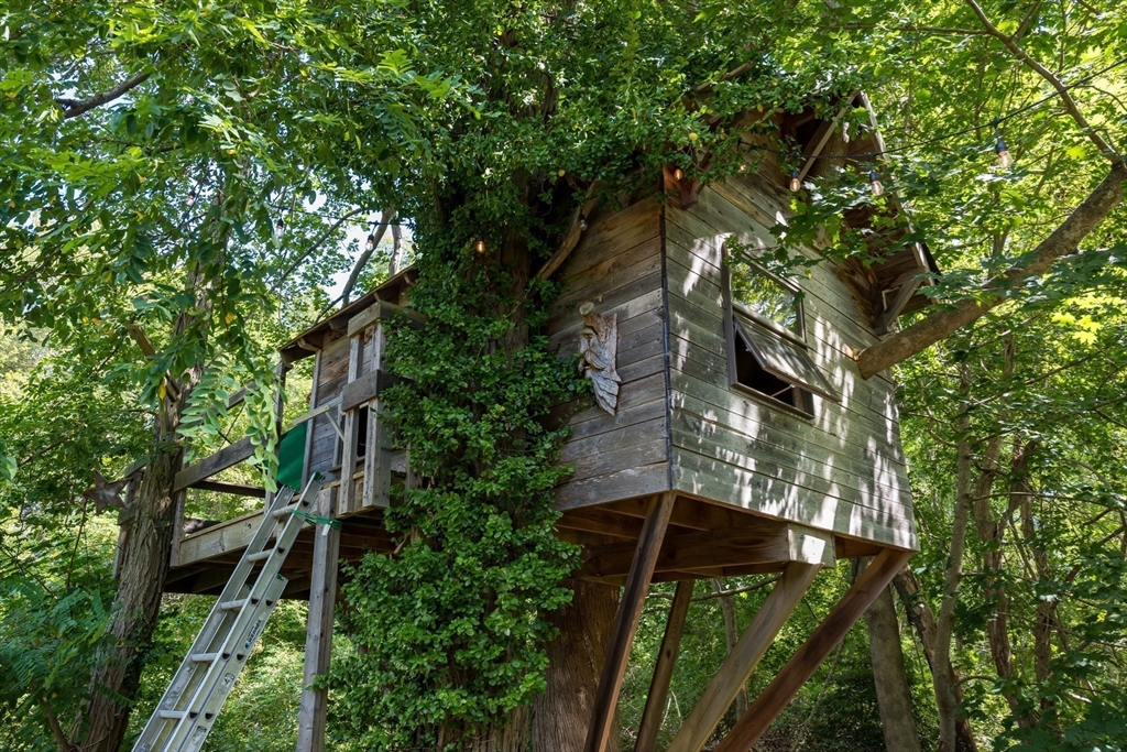 86 Fairhaven Road Mattapoisett, MA 02739 - Photo 33 of 40