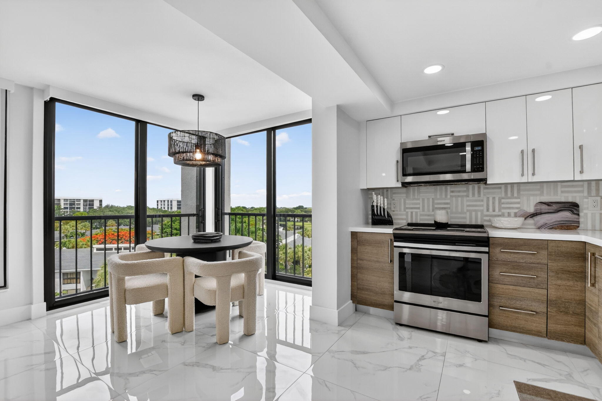 7738 Lakeside Boulevard, Unit 362 Boca Raton, FL 33434 - Photo 17 of 90 different kitchen angles