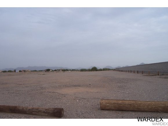 215 North Riggles Avenue Quartzsite, AZ 85346 - Photo 4 of 6 Blank Canvas