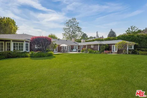 $9,480,000 | 1180 Napoli Drive, Pacific Palisades, CA 90272