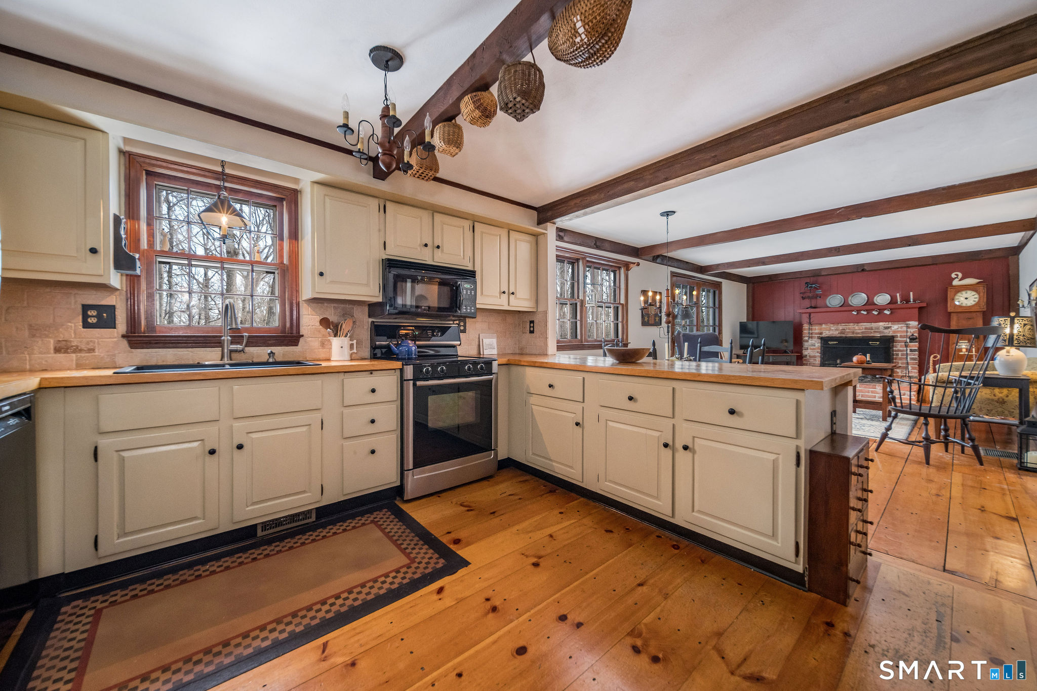 286 Opening Hill Road Madison, CT 06443 - Photo 4 of 40