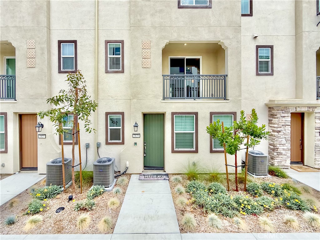 2129 Yukon Pomona, CA 91766 - Photo 1 of 46