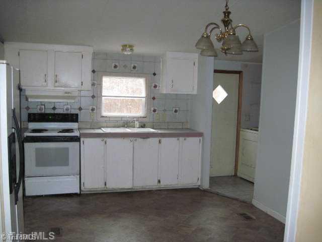831 Ashland Road Ruffin, NC 27326 - Photo 2 of 7 Kitchen.