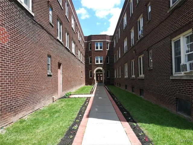 $1,100 | 101 Woodbine Avenue, Syracuse, NY 13206