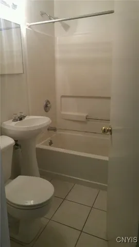 $1,100 | 101 Woodbine Avenue, Syracuse, NY 13206