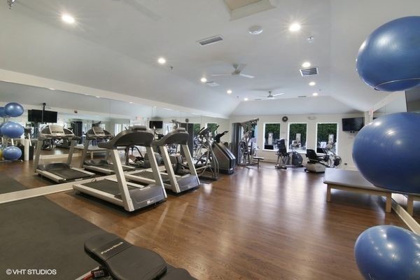 2013 Royal Ridge Drive Northbrook, IL 60062 - Photo 36 of 43 a view of a room with gym equipment