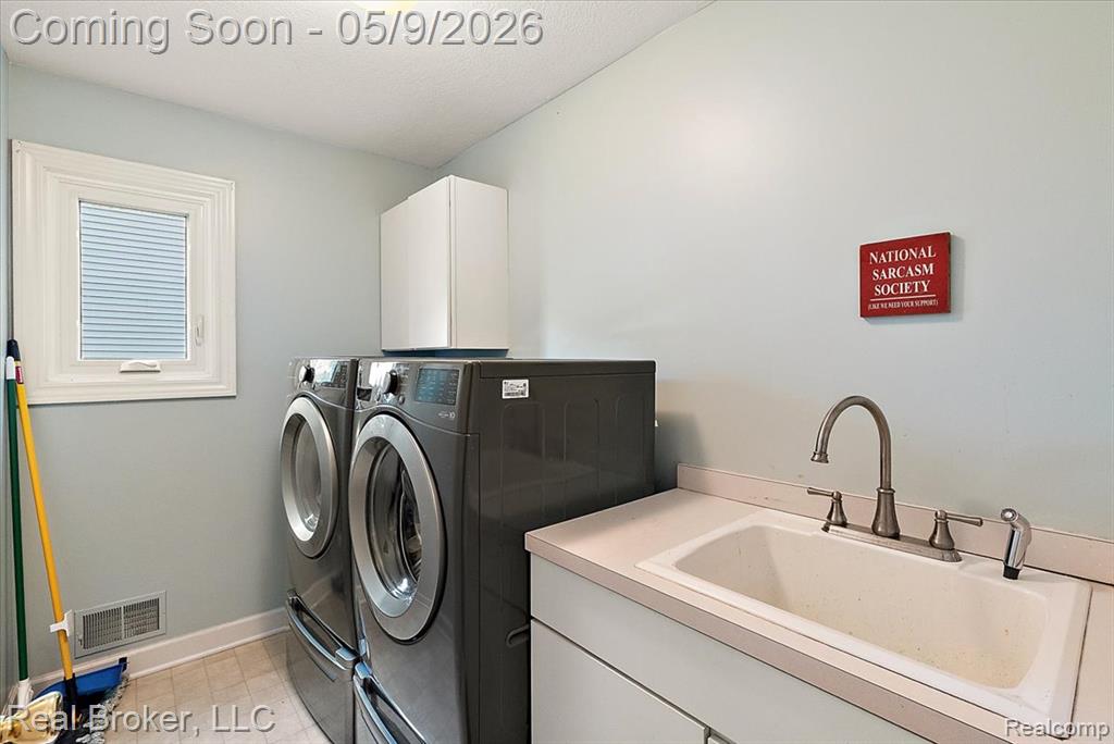 1111 Elk Run Howell, MI 48843 - Photo 17 of 60
