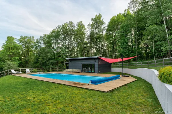 $1,295,000 | 39 Deep Hollow Hill Road, Narrowsburg, NY 12764