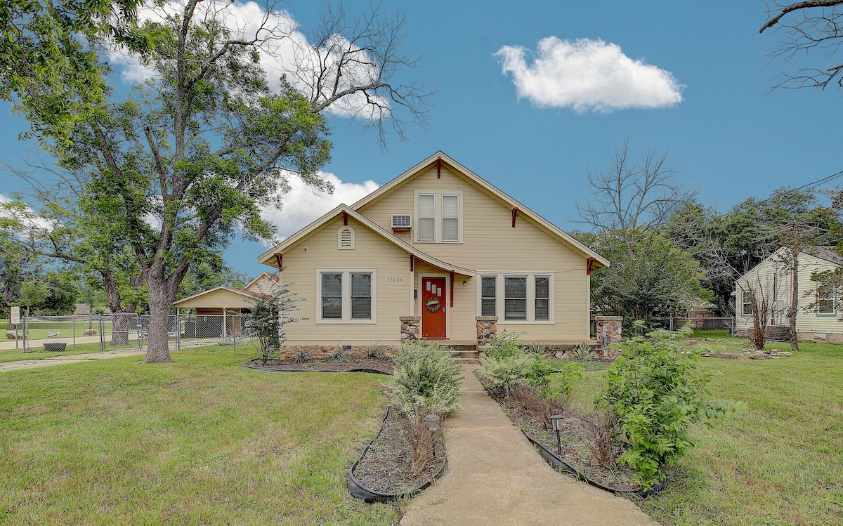 Welcome to 1708 Olive St -- Old town historic home, with guest house on separate meters.