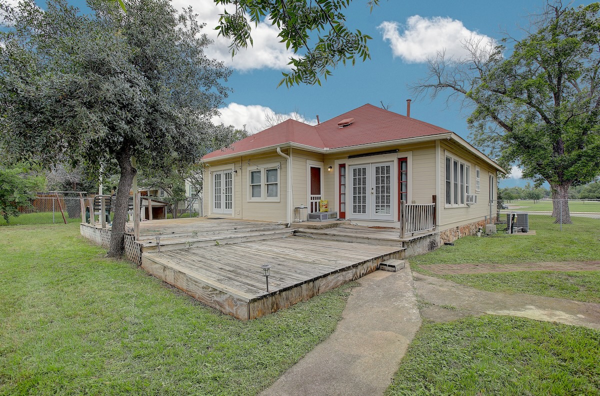 1708 Olive Street Georgetown, TX 78626 - Photo 14 of 38 Large back deck area for entertaining or cookouts