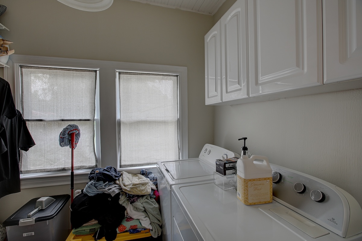 1708 Olive Street Georgetown, TX 78626 - Photo 27 of 38 Separate Laundry room has separate entrance and is off the kitchen. Nice mudroom.