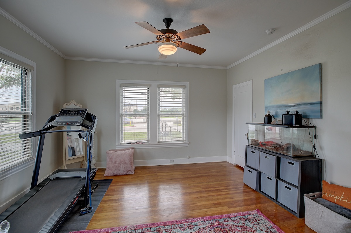 1708 Olive Street Georgetown, TX 78626 - Photo 29 of 38 Bedroom with closet in main house. Windows on 2 sides mean that natural light is divine.